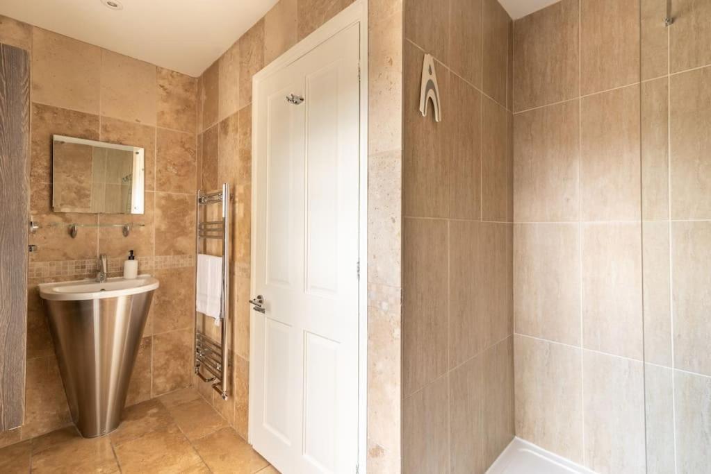 Look No Further The Stable Block In Beautiful Beaufort House 2 Bedrooms Μπαθ Εξωτερικό φωτογραφία